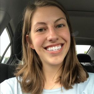 Meet your Posher, Elizabeth